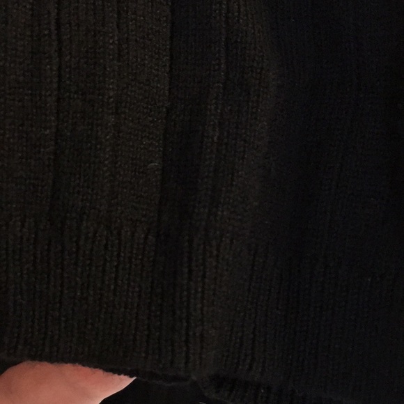 26W Avenue Ribbed V-neck Sweater, Black - Picture 6 of 10